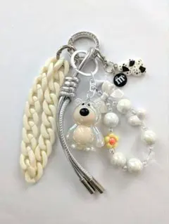じゃらじゃらキーホルダー　バッグチャーム　キーチャーム　パラコード　くま