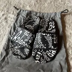 BALENCIAGA POOL サンダル ロゴ 総柄 ブラック　美品のサムネイル