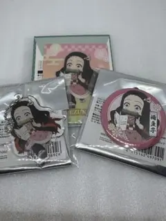 鬼滅の刃　缶バッジ　アクキー　カード　竈門禰豆子