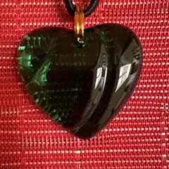 バカラ　グリーンハート型ネックレス