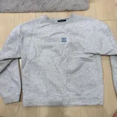 グレー クルーネック スウェット