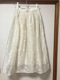 Lily Brown アイボリー フレアスカート