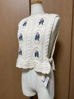 BEAMS ビームス　花柄刺繍　RMベスト　サイズF 新品　定価29700円のサムネイル
