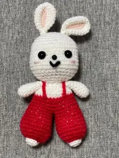 うさぎのあみぐるみ