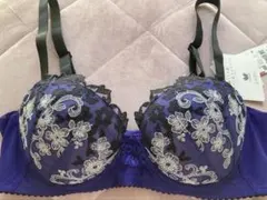 ワコール✴︎ラゼ✴︎胸もと年齢マイナス５歳をめざすブラ　３／４カップ　C70のサムネイル