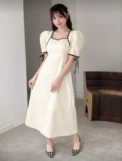 SHEIN FRIFUL クリーム柄ロングワンピース