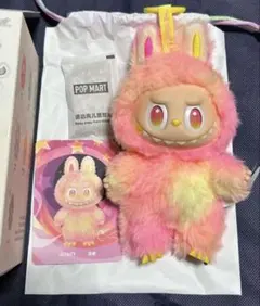 Labubu Big into Energy ピンク ロイヤルティー