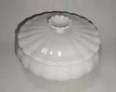有田焼・白磁菊割形小蓋物・新品未使用