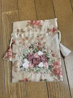 花柄刺繍タッセル付き巾着袋