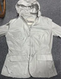 【希少/極美品】HERNO ヘルノ パッカブル ナイロンコート ライトグレーのサムネイル