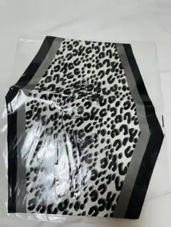 【未使用新品】レオパード柄 スカーフ 約90cm x 90cm