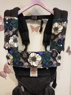 Nー㉕花柄　チェック　白　グレー　抱っこ紐よだれカバー＆首まわり　エルゴ対応のサムネイル