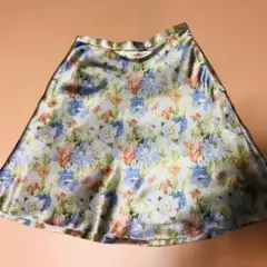 Yukitorii レディース 花柄フレアスカート ひざ丈 光沢 総柄のサムネイル