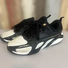 値下げJordan メンズ スニーカー ブラック ホワイトのサムネイル