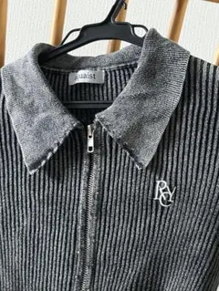 グレー リブ編み ジップアップセーター