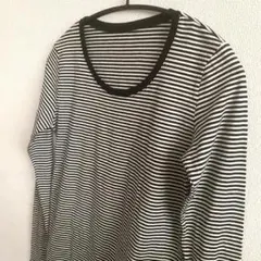ストライプ柄ラウンドネック長袖Tシャツ