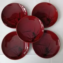 赤い漆器 植物モチーフ皿 5枚セット