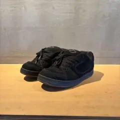 es スニーカー