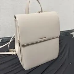 CHARLES & KEITH バックパック リュック アイボリーのサムネイル