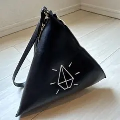 チャーム付き♡ ボルコム　三角形デザイン ハンドバッグ