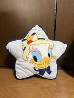 Disney Christmas 2019 デイジー クッションのサムネイル