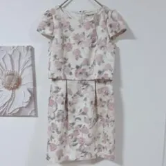 アプワイザーリッシェ　ウエスト切替デザイン　白ピンク花柄　ワンピース　Sサイズ