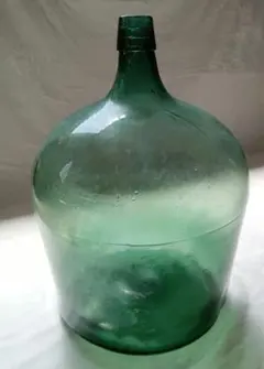 デミションボトル　フラワーベース　ガラスボトル　花瓶　オブジェ　緑　レトロ