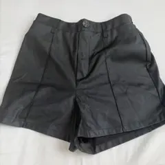 ショートパンツ　レザー　レディース