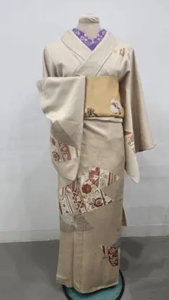 訪問着 付け下げ ベージュ 花柄 和装のサムネイル