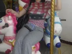 omighty omweekend 赤白チェック柄 半袖Tシャツ 黒猫デザイン