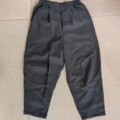 グリーン カジュアルパンツ