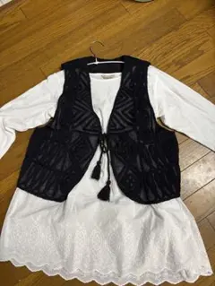 新品ツハル綿チュールコード刺繍レース ベスト ブラック サマンサモスモスのサムネイル