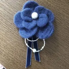 ハンドメイド　コサージュ　ブローチ　花モチーフ　パール　ビーズ