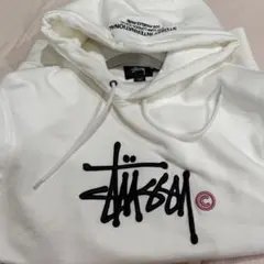 Stüssy ロゴ刺繍 ホワイトパーカー