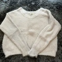 Vネック　ニット