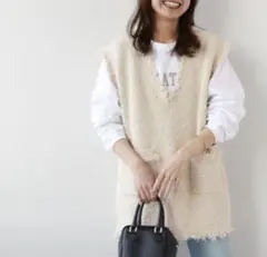 JORNAL STANDARD アイボリー ニットロングベスト 金ボタンのサムネイル