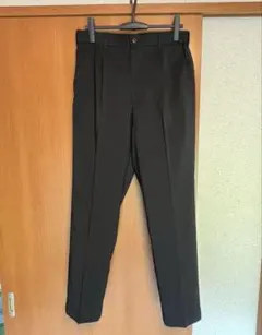 ユニクロ　タックテーパードワイドフィットパンツ　ウルトラライト　ブラック　M