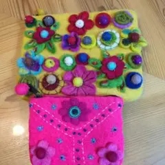 羊毛フェルト ポーチ 花柄　大小2点セット