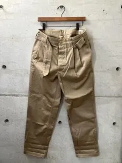comoli チノパン