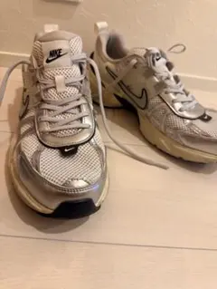 NIKE v2k シルバー/ホワイト