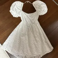 ZARA ホワイト刺繍ミニワンピース 半袖