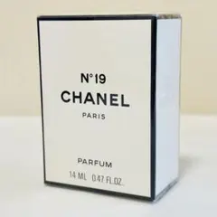 新品未開封　CHANEL シャネル N°19 パルファム 香水　14ml