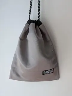 ハンドメイド 巾着ショルダーバッグ　巾着袋　 着替え袋　巾着　光沢　グレー