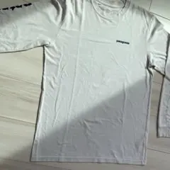 長袖カットソー 白