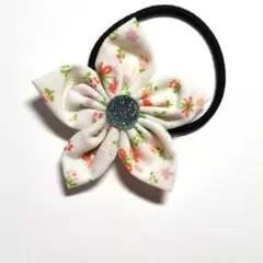 ハンドメイドヘアゴム　つまみ細工風布花の飾り