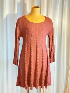 ケーブルニットスクープネックワンピース