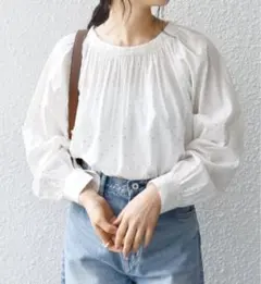 【美品】SHIPS any 〈手洗い可能〉ドット ギャザー ブラウスのサムネイル