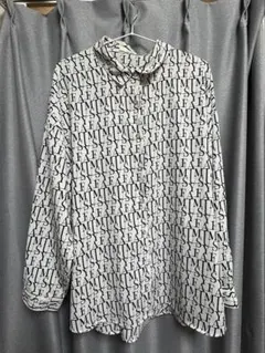 アベイル 英字 総柄 シャツ