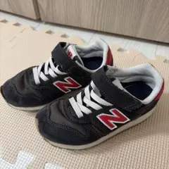 New Balance キッズスニーカー ブラック/レッド