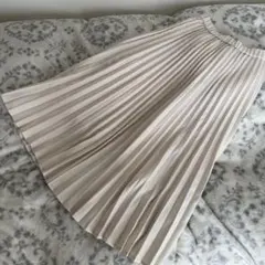アイボリー プリーツロングスカート